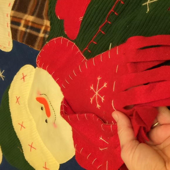 Beautiful Christmas Quilt - Picture 10 of 11